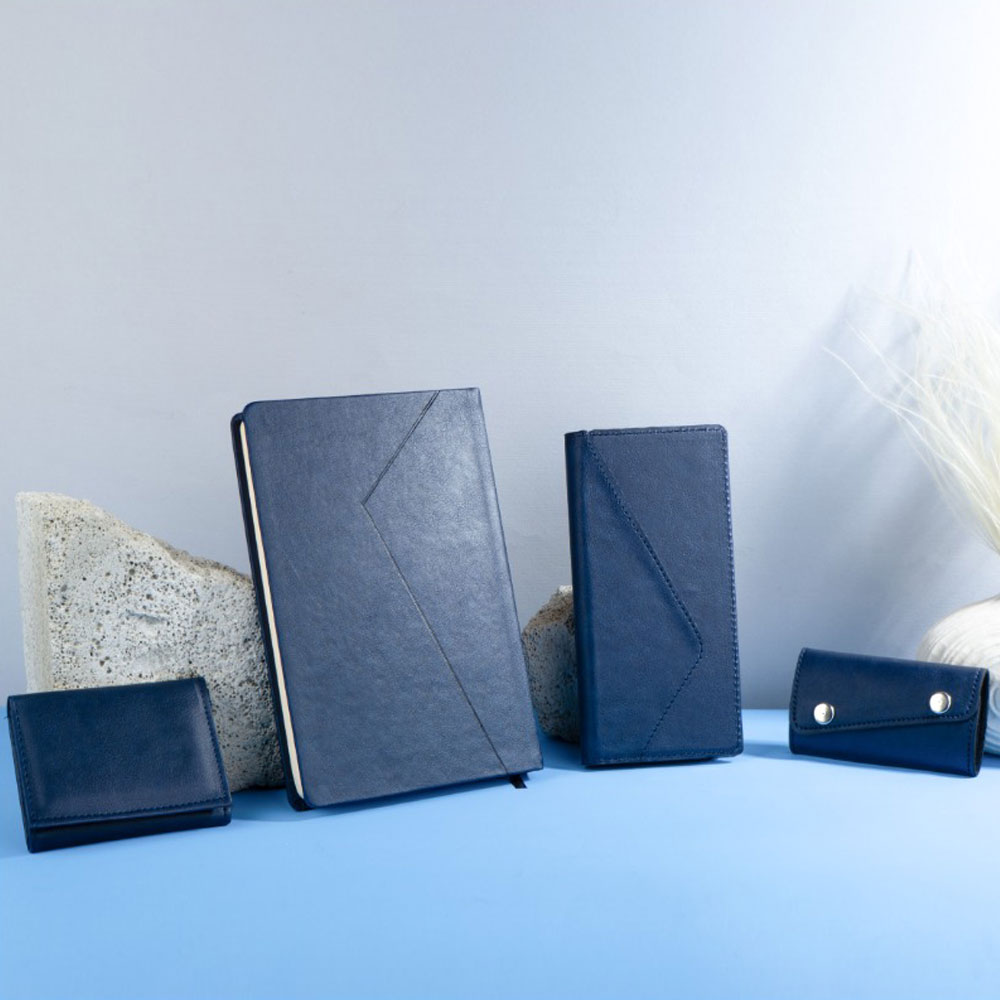 ست مدیریتی سرمه‌ای 1405 برند آپادانا کد69