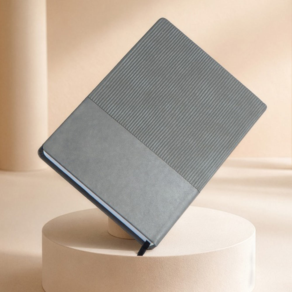 تقویم 1405 برند آپادانا کد47 ترمو دو تکه جمعه جدا